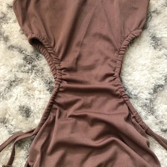 Ribbed V-Neck Waist Side Cutout Tie Ruched Slinky Bodycon Mini Dress Coffee S - Picture 11 of 15